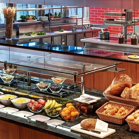 Hilton Garden Inn Frankfurt Airport Франкфурт-на-Майні Екстер'єр фото Breakfast buffet