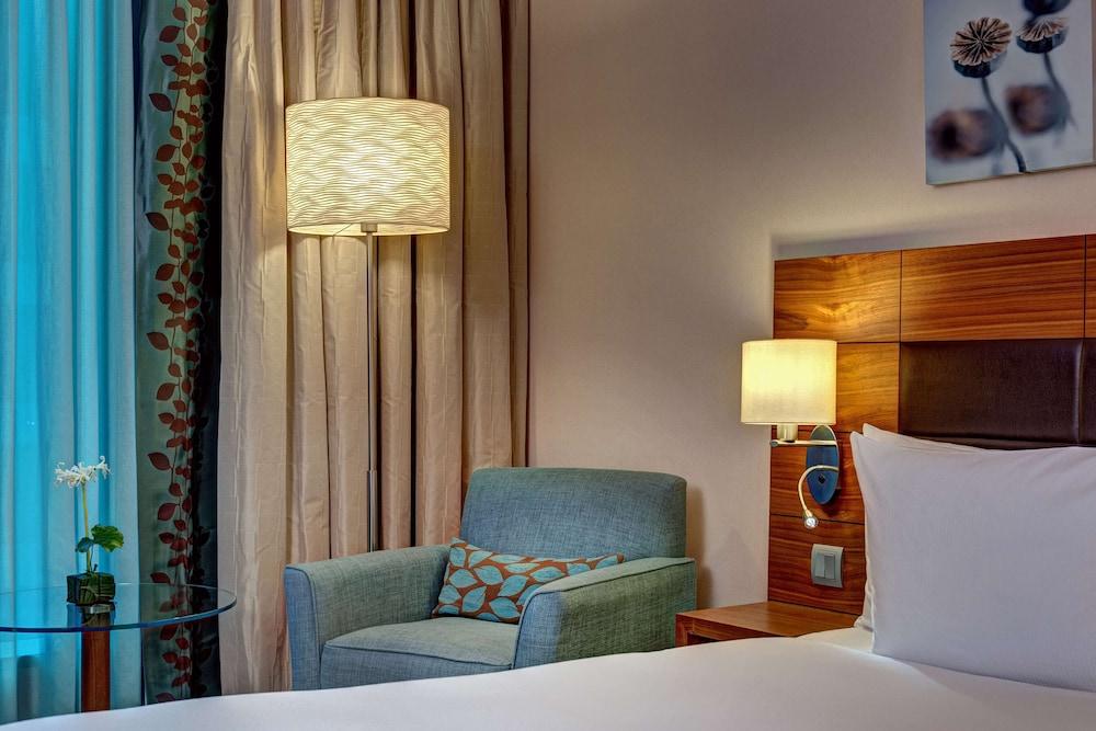 Hilton Garden Inn Frankfurt Airport Франкфурт-на-Майні Екстер'єр фото Room interior