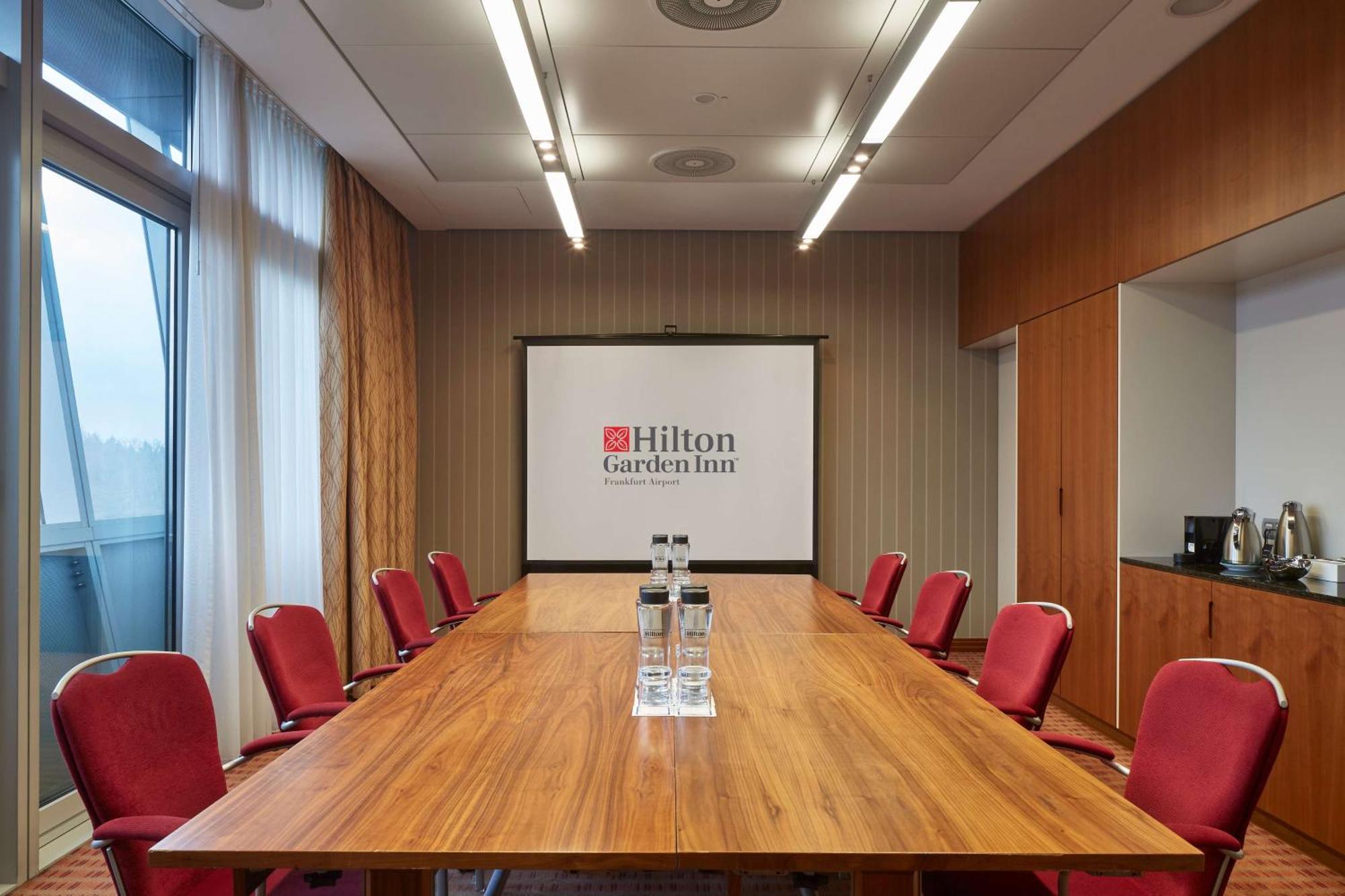 Hilton Garden Inn Frankfurt Airport Франкфурт-на-Майні Екстер'єр фото Hilton Garden Inn Frankfurt Airport