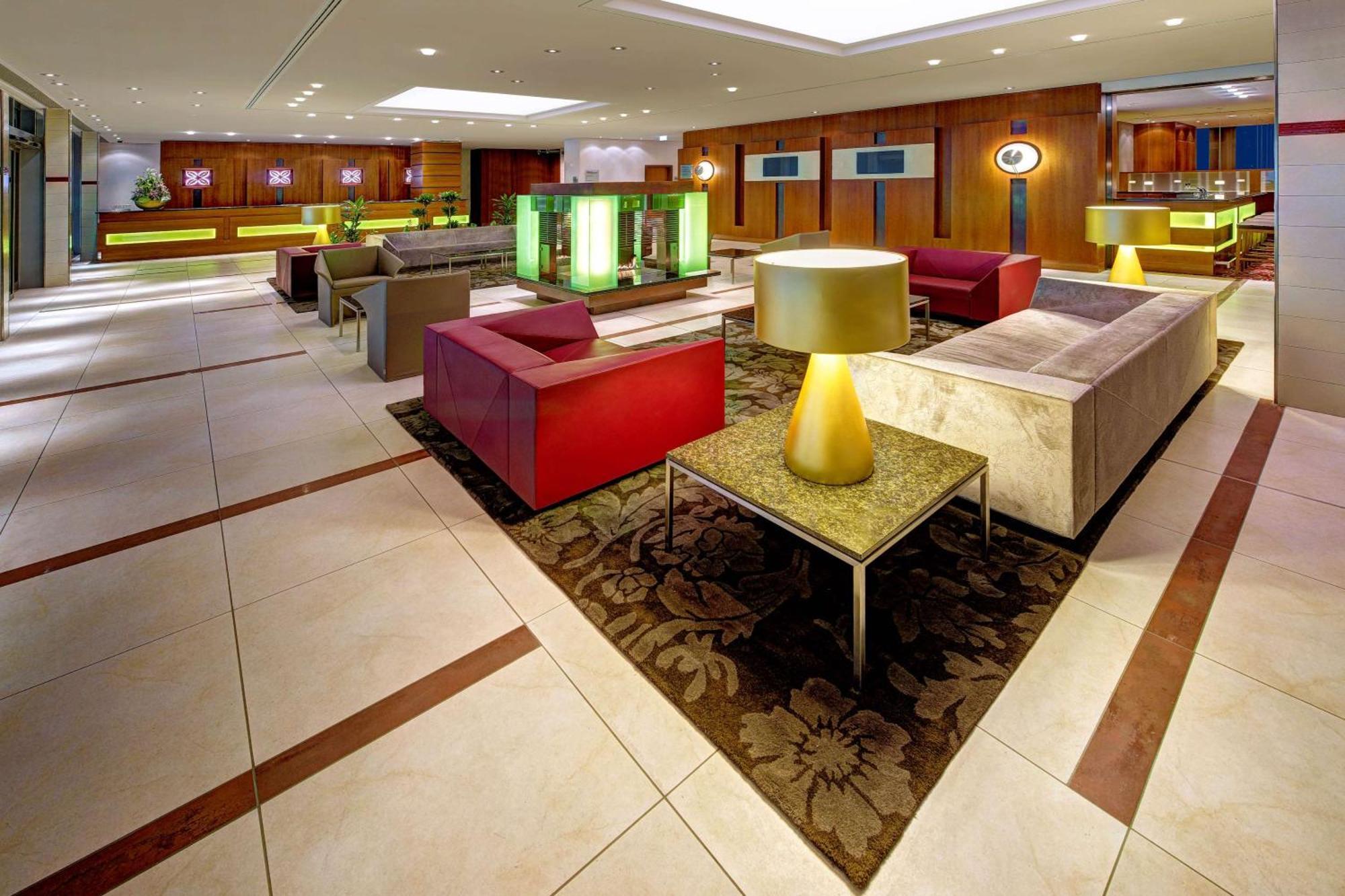 Hilton Garden Inn Frankfurt Airport Франкфурт-на-Майні Екстер'єр фото Reception area