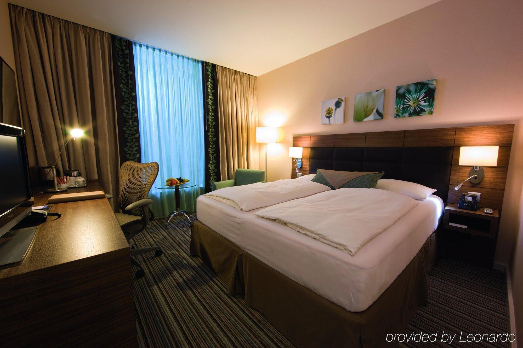 Hilton Garden Inn Frankfurt Airport Франкфурт-на-Майні Номер фото Leonardo Hotel Vienna