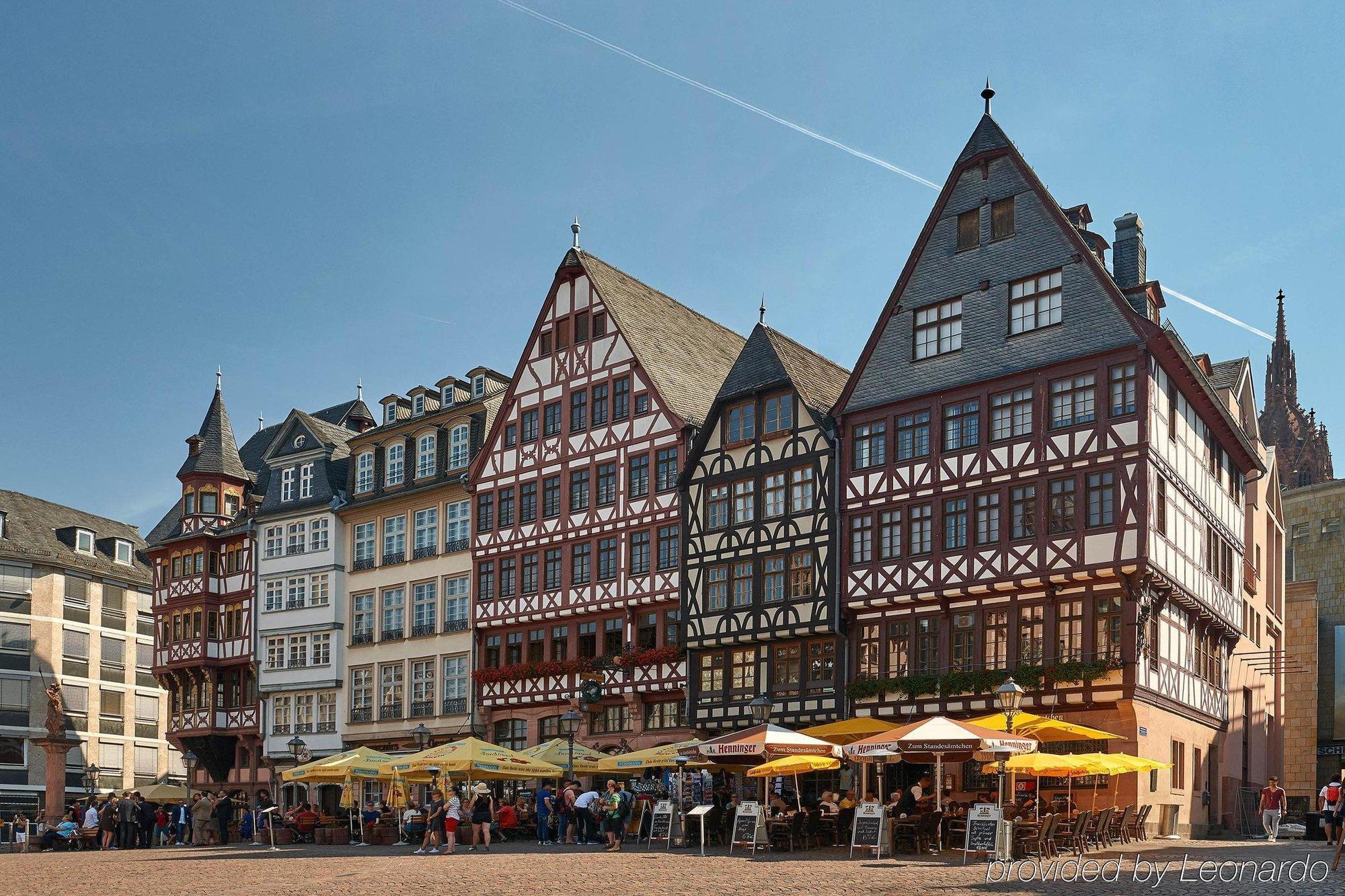Hilton Garden Inn Frankfurt Airport Франкфурт-на-Майні Екстер'єр фото The old town of Trnava